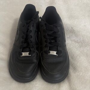 Nike Air Force 1 Low Kids Black Sneakers. Size 4.5Y